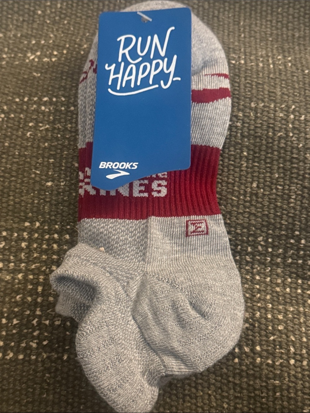 Brooks Gray & Red Low-Cut Athletic Socks - Picture 1 of 2